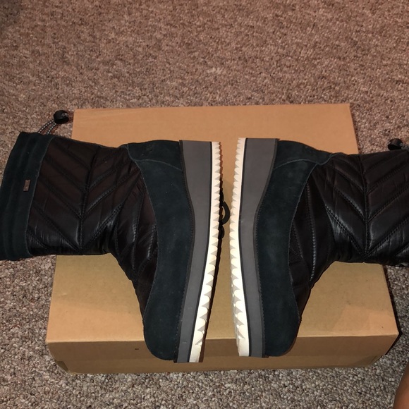 Ugg Non-Slip Snow Boots - Picture 5 of 9